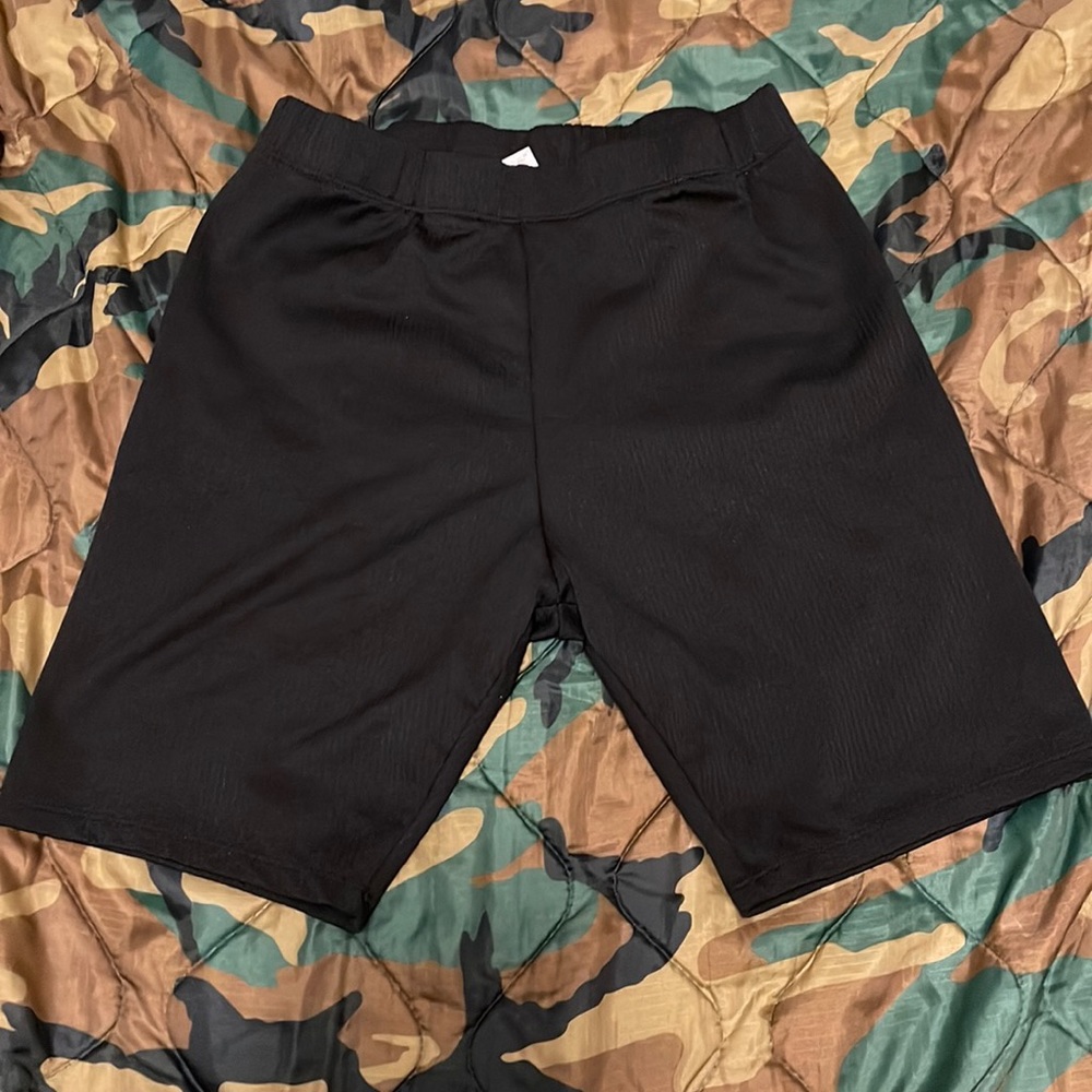 Black ribbed biker shorts